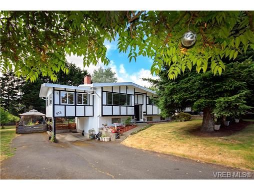 I have sold a property at 993 McBriar Ave in VICTORIA
