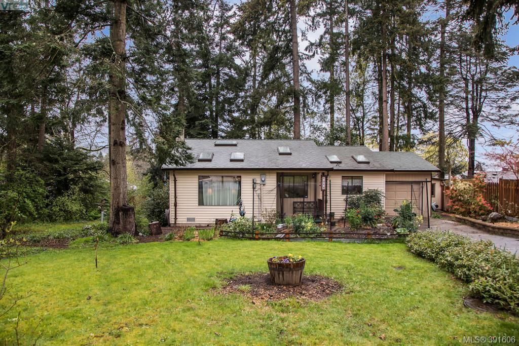 I have sold a property at 1019 Parkway DR in BRENTWOOD BAY
