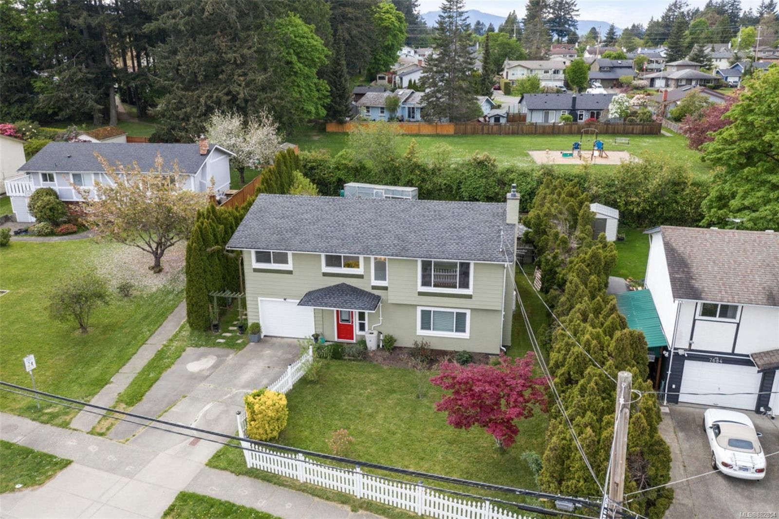 I have sold a property at 7678 East Saanich Rd
